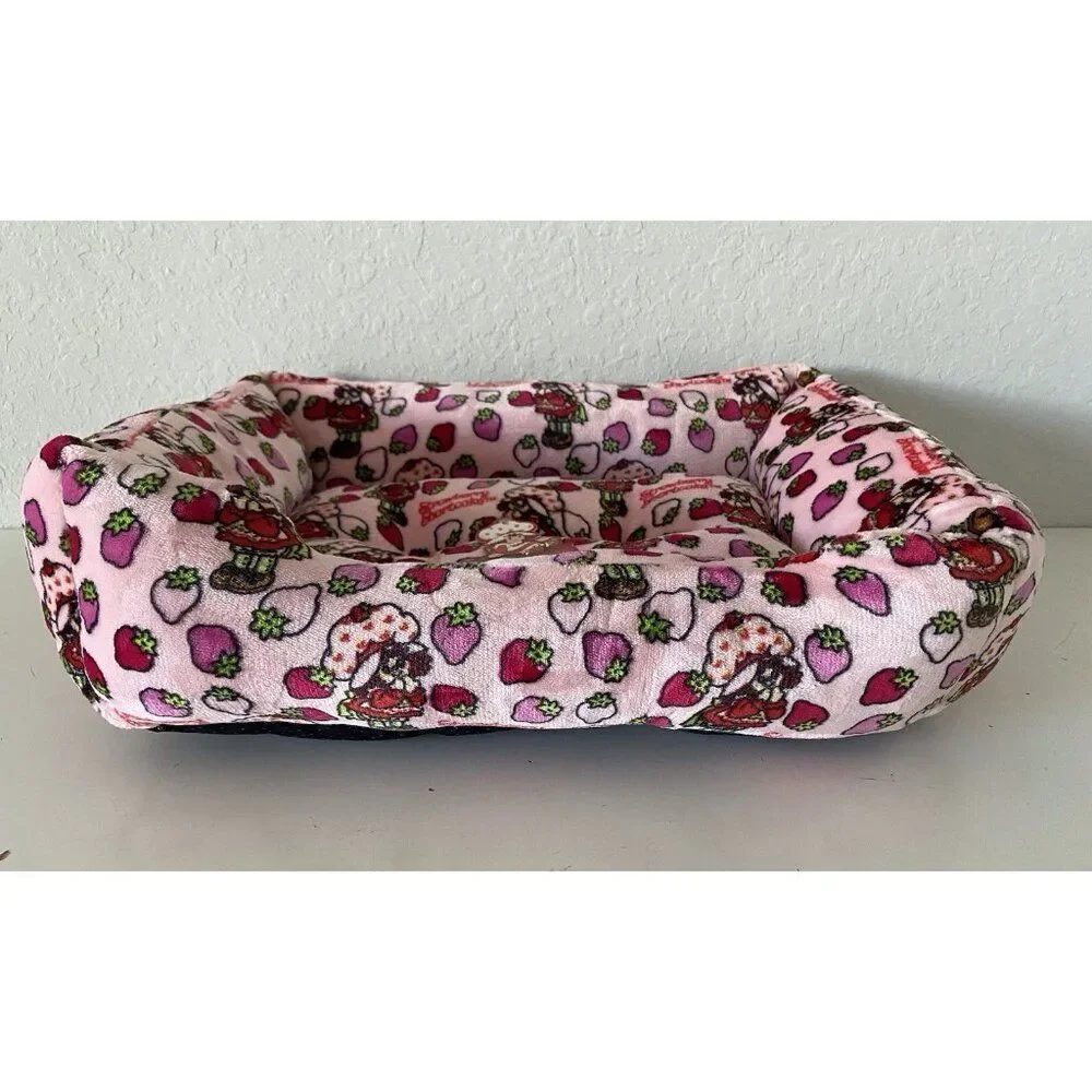 Strawberry Shortcake Dog Cat Pet Cuddler Bed 20 X 16 X 6” Pink Soft Velvet‎ NEW